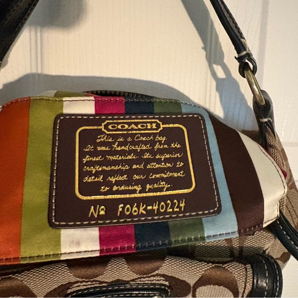 Coach Legacy - Picture 4 of 5